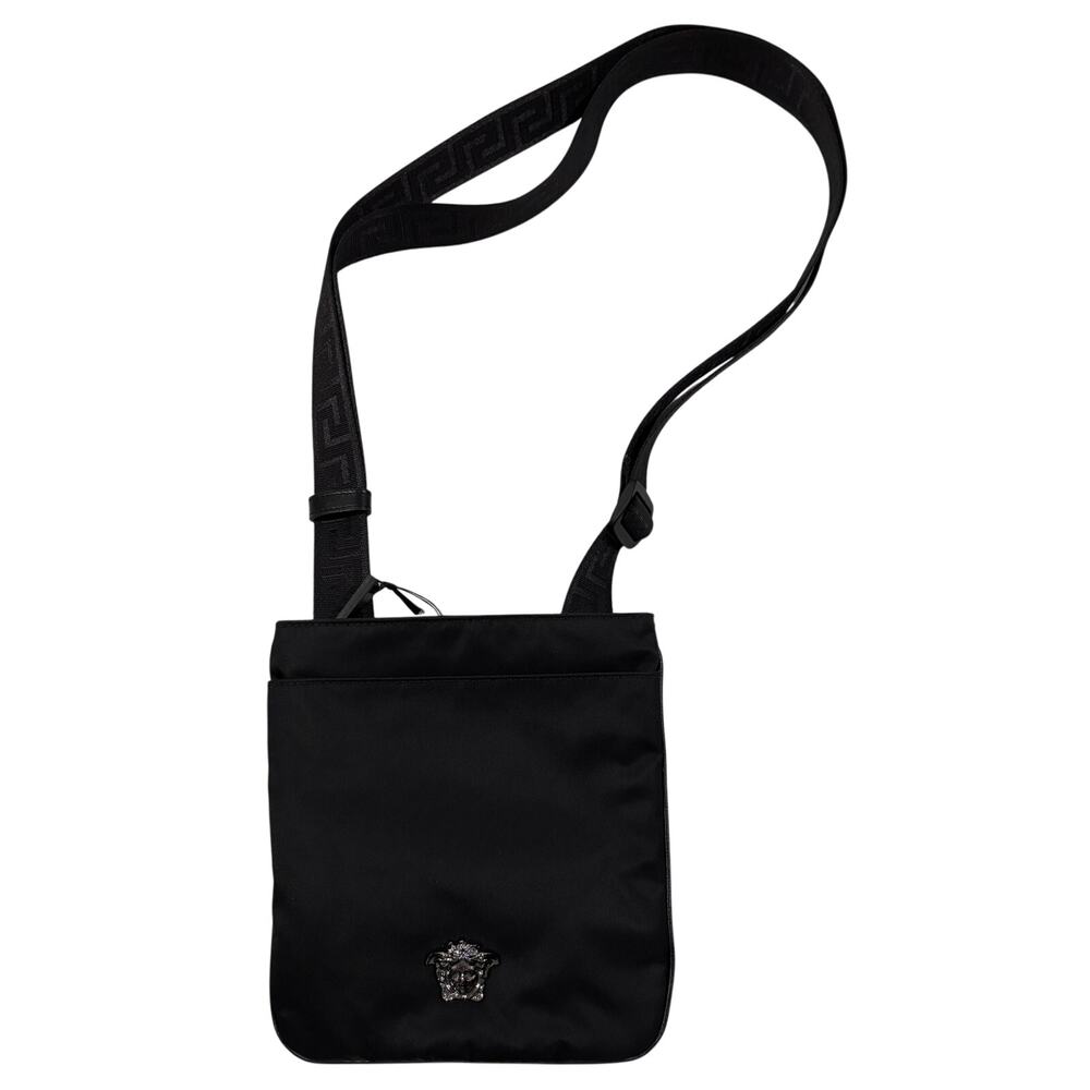 15-96(1) VERSACE La Medusa Crossbody Messenger Bag Black 9"Hx75."W